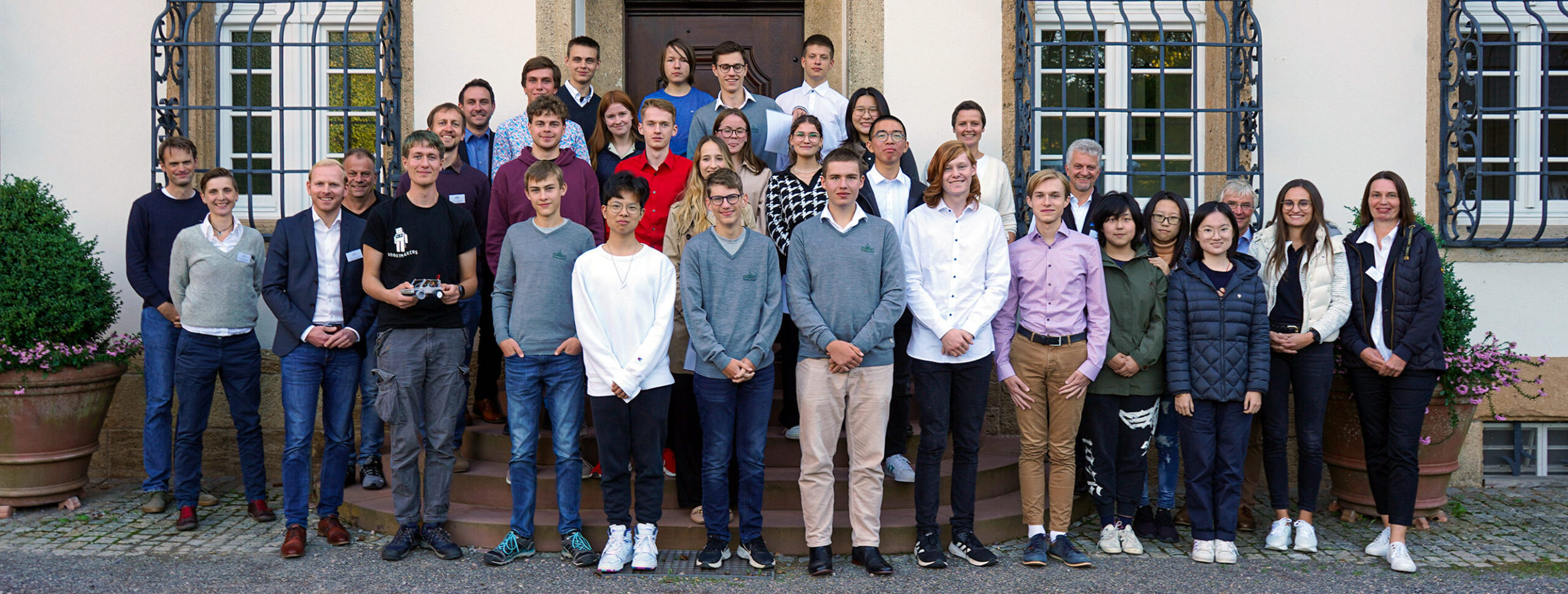 Erfolgreiche Kooperation zwischen Schule, Unternehmen und Hochschulen