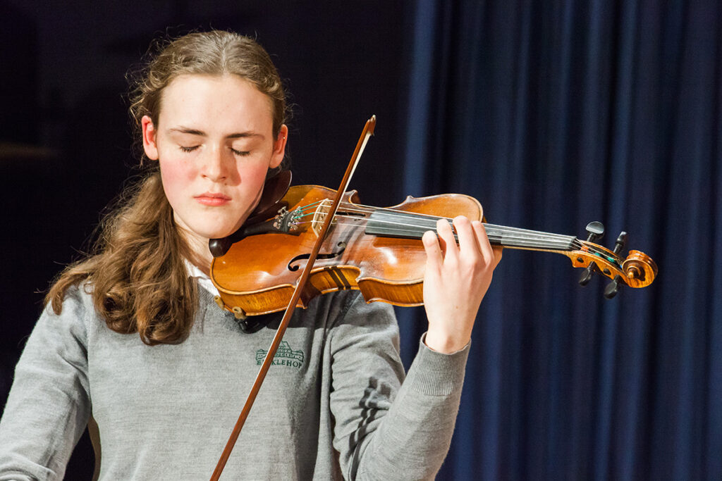 Höchste Konzentration: Sophie mit virtuosem Spiel.