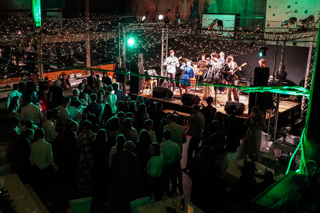 Die Schülerband sorgte für Partystimmung.