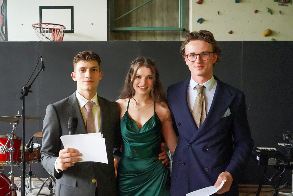 Moritz, Mia und Maximilian führten durch das Programm.
