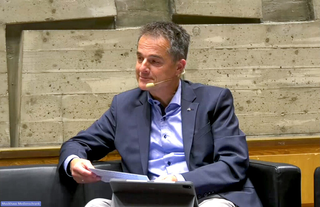 Schulleiter Rüdiger Hoff moderierte das Gespräch.