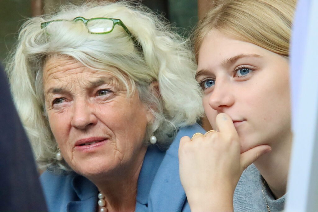 Viele Generationen von Altschülerinnen und Altschülern waren gekommen.