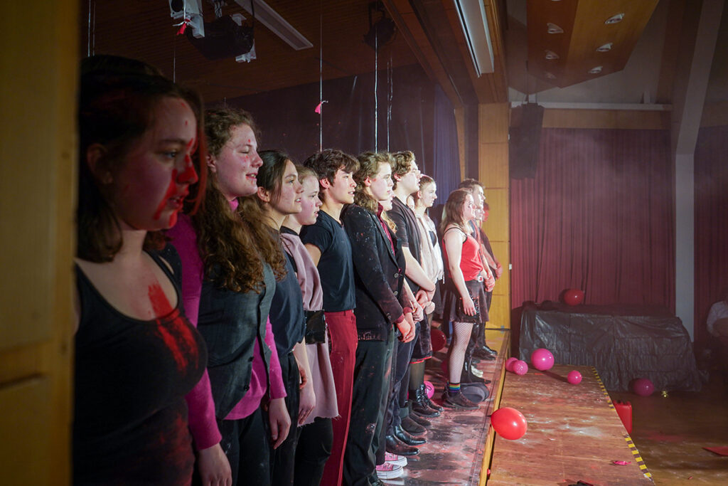 Freitagabend brillierte die Theater AG mit ihrer Aufführung.
