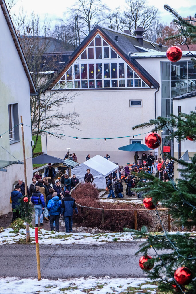 Weihnachtsmarkt Besucher 2