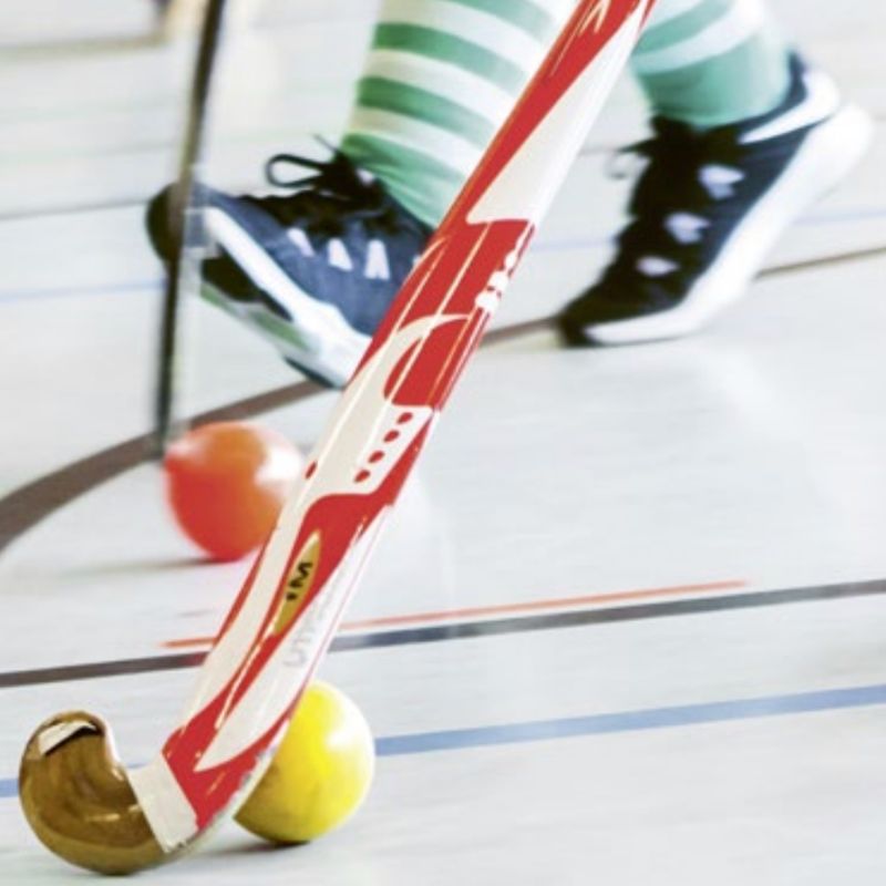 Nahaufnahme Hockey-Schläger und Ball zum Thema Hockey Internat Deutschland